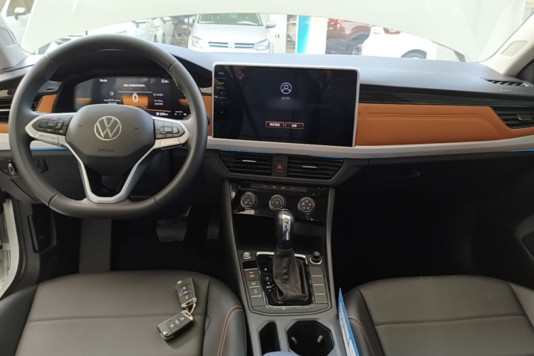 Volkswagen Bora 2025 car image #10