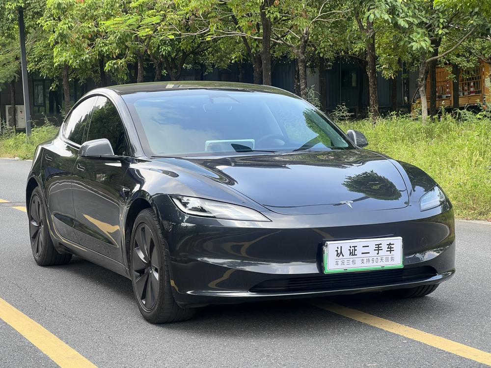 Tesla Model 3 2025 car image #3