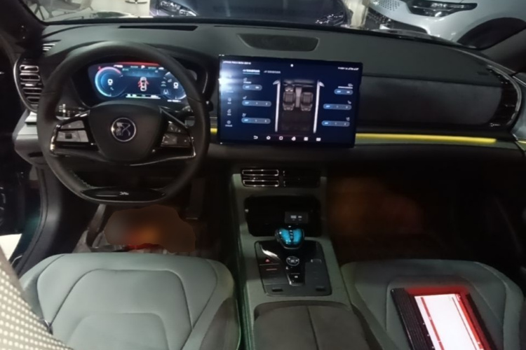 BYD Han 2022 car image #10