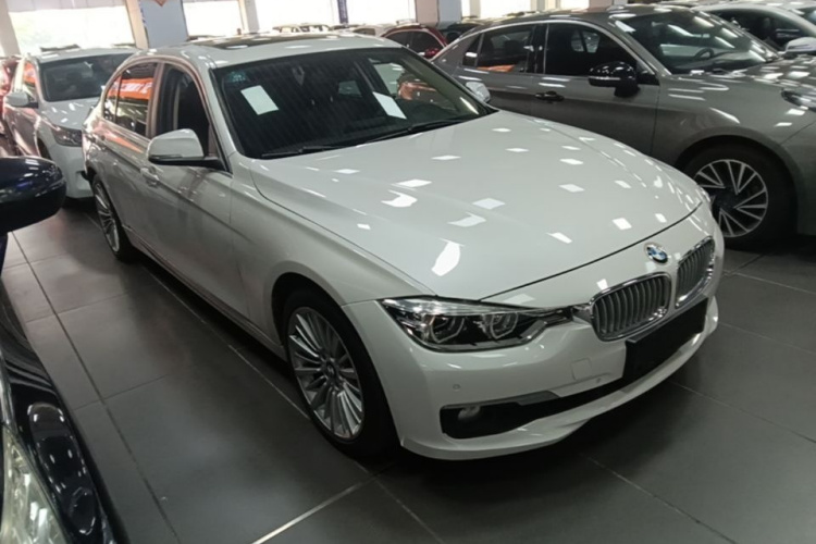 BMW 3 Series 2018 #4 BMW 3 Series 2018 car image #4