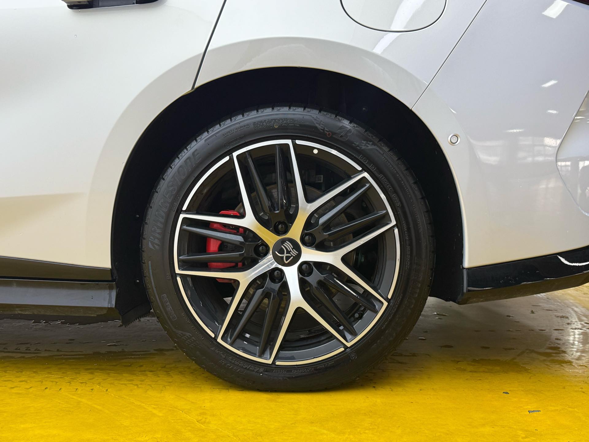 BYD HanL 2025 car image #12