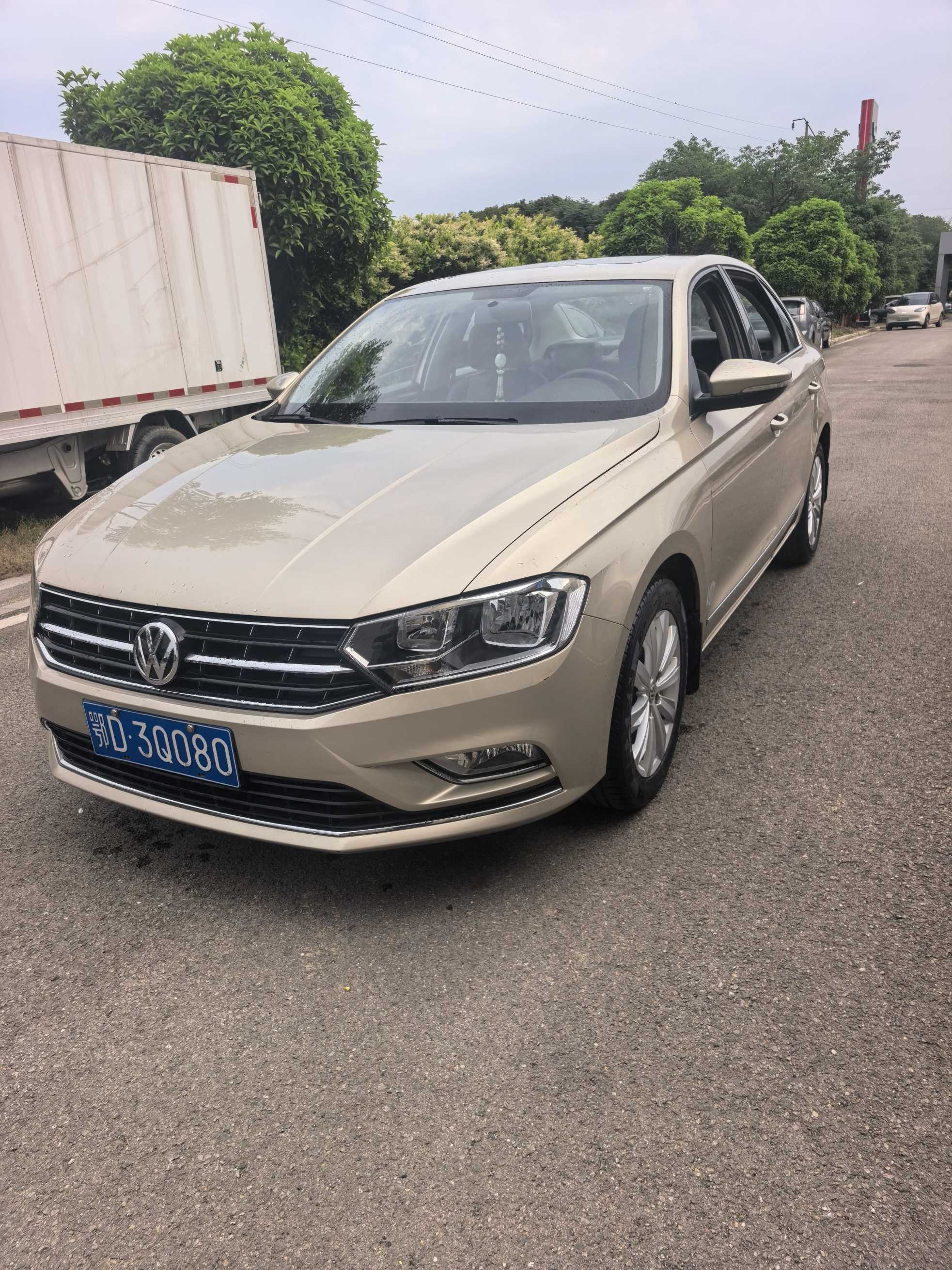 Volkswagen Bora 2016 car image 