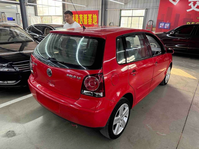 Volkswagen Polo 2010 صورة سيارة #4