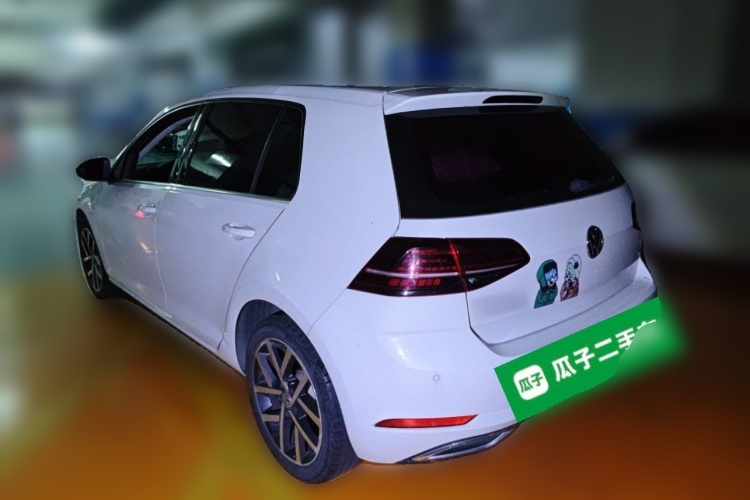 Volkswagen Golf 2018 car image #5