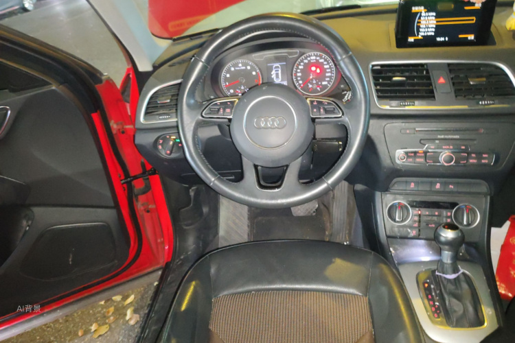 Audi Q3 2019 car image #12