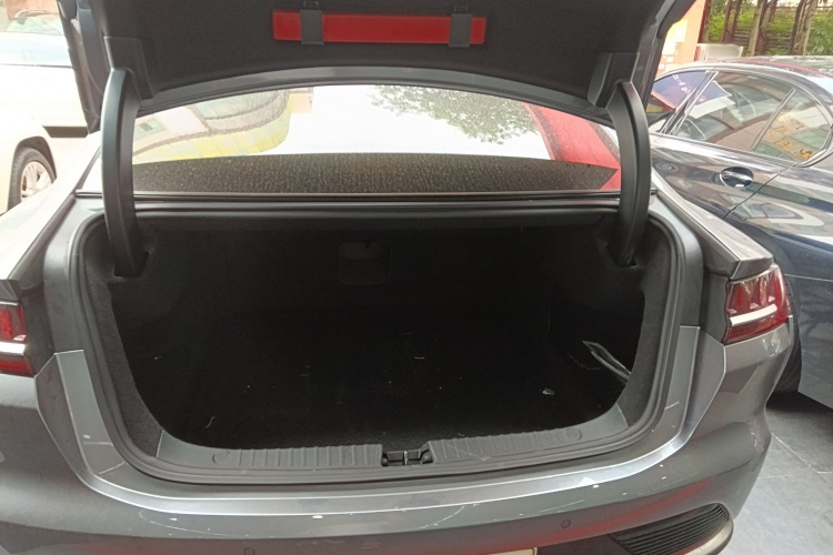 BYD Han 2022 immagine di auto #19