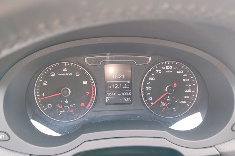 Audi Q3 2018 image de voiture #16