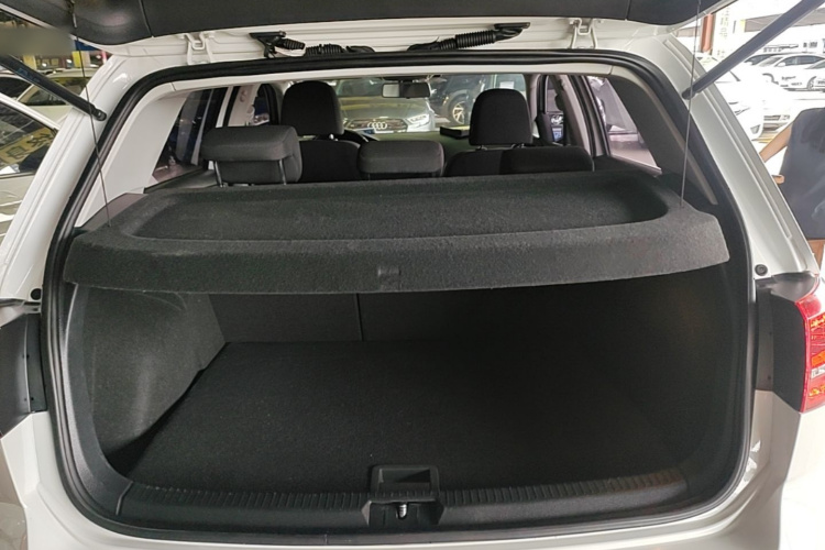 Volkswagen Golf 2017 car image #19