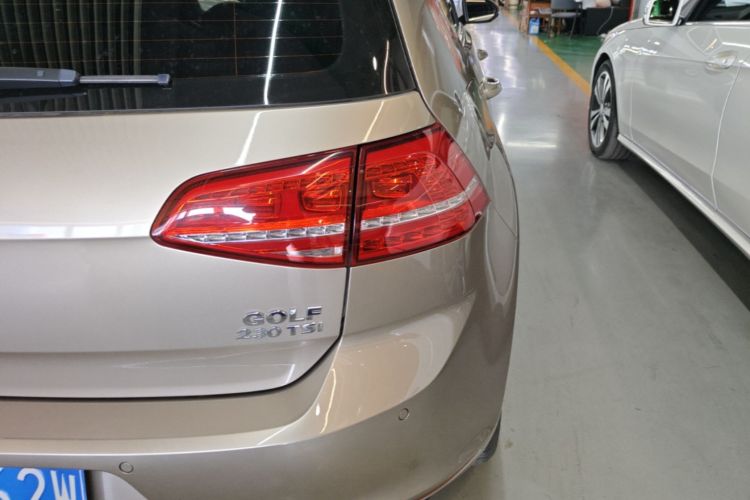 Volkswagen Golf 2016 car image #8