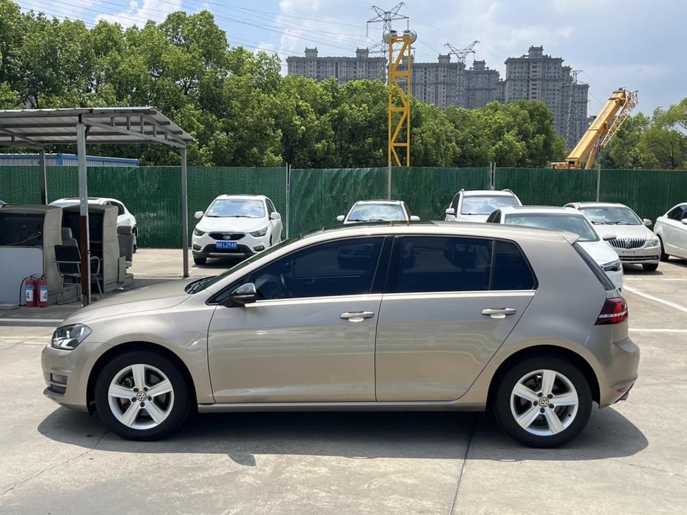 Volkswagen Golf 2017 car image #4