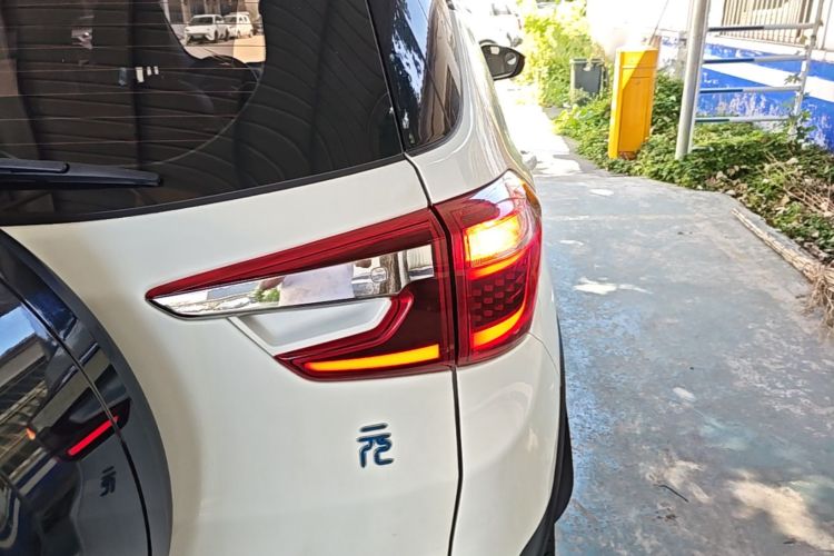 BYD Yuan New Energy 2019 car image #8