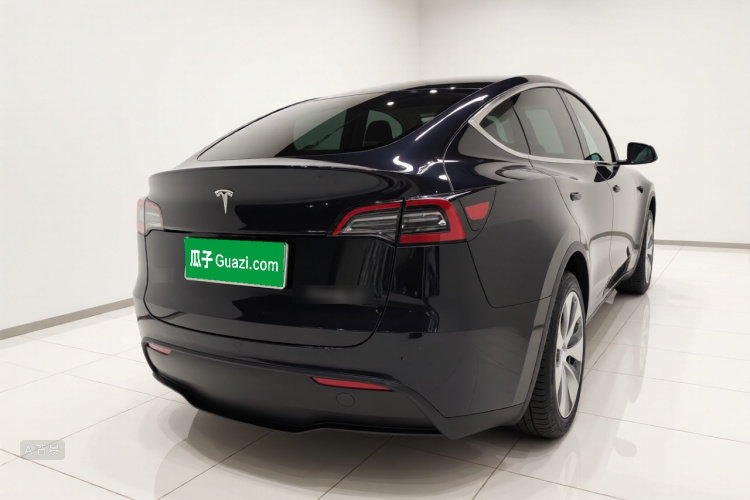 Tesla Model Y 2023 #6 Tesla Model Y 2023 car image #6