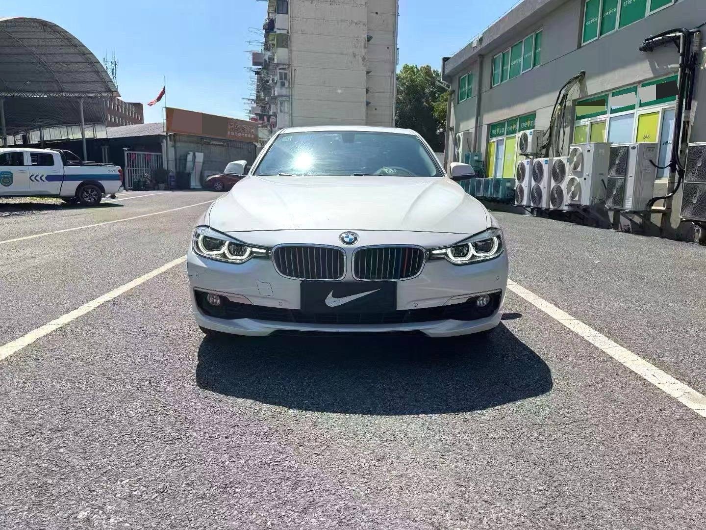 BMW 3 Series 2019 car image #2