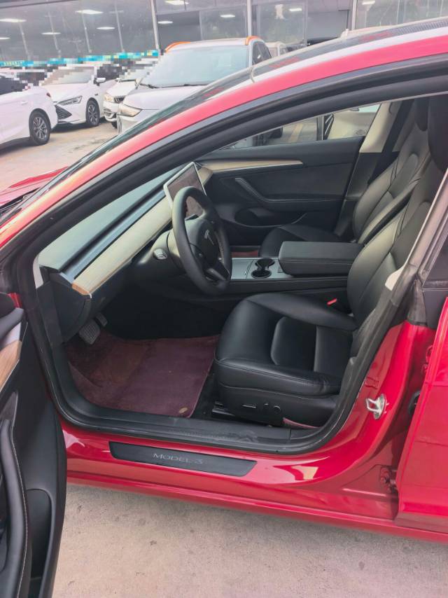 Tesla Model 3 2023 car image #3