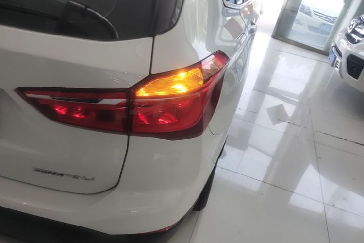 BMW X1 2019 car image #8