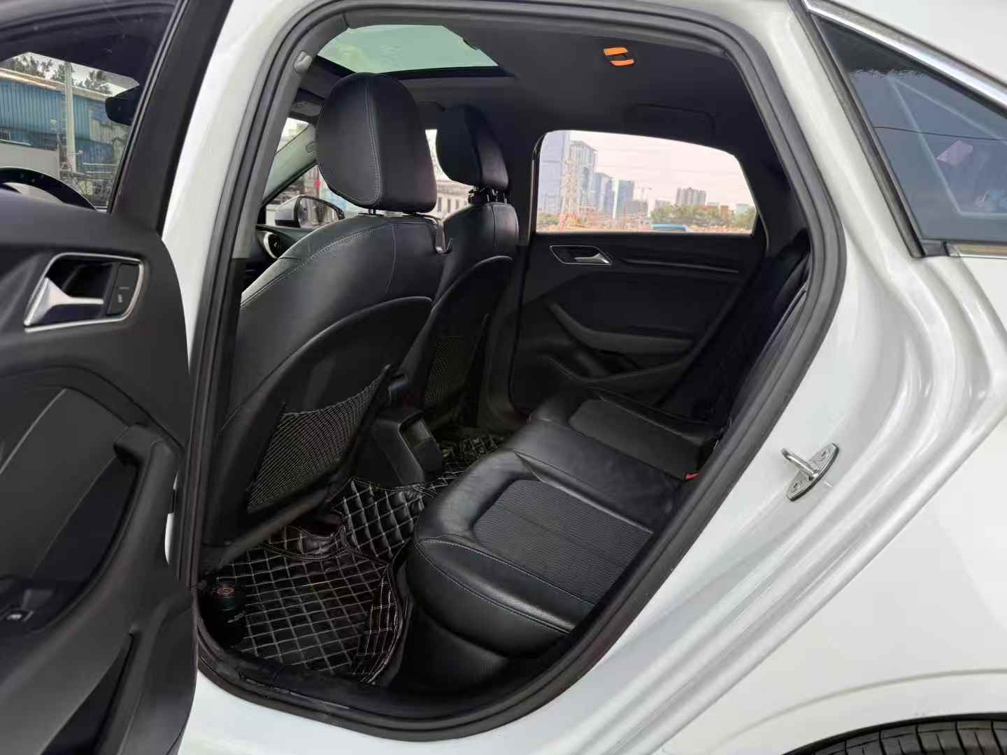 Audi A3 2018 car image #8