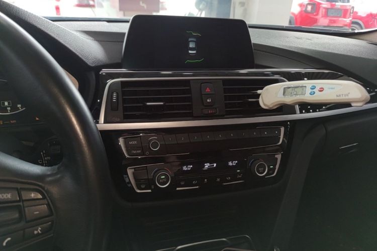 BMW 3 Series 2018 #17 BMW 3 Series 2018 car image #17