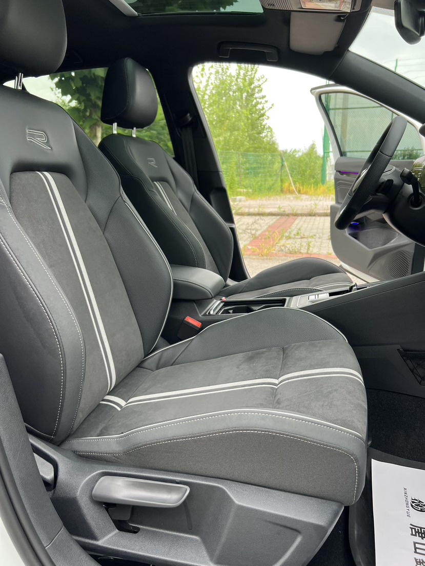 Volkswagen Golf 2022 car image #8