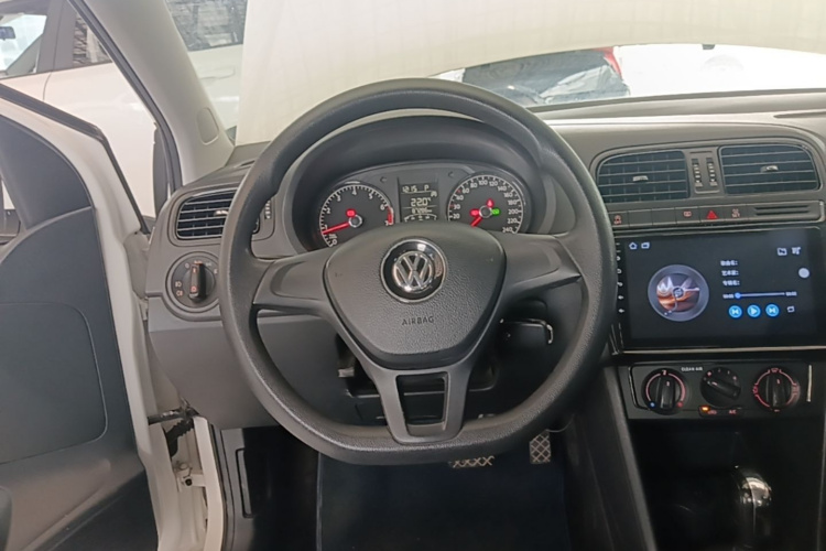 Volkswagen Polo 2018 immagine di auto #11