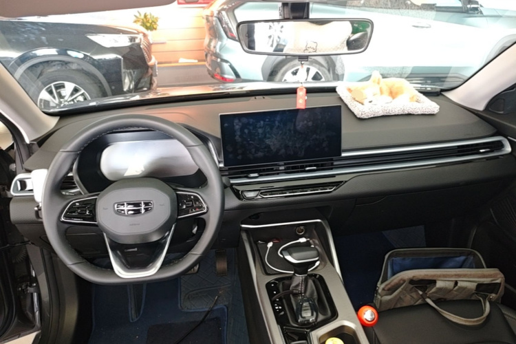 GEELY Emgrand 2025 car image #10