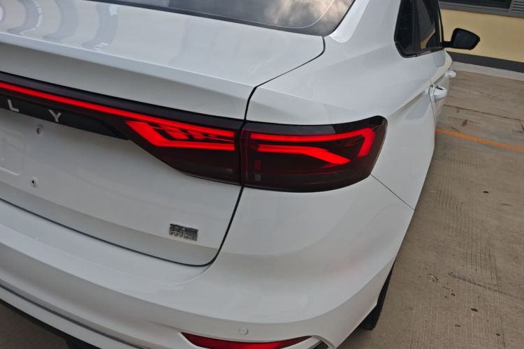 GEELY Emgrand 2023 #8 GEELY Emgrand 2023 car image #8