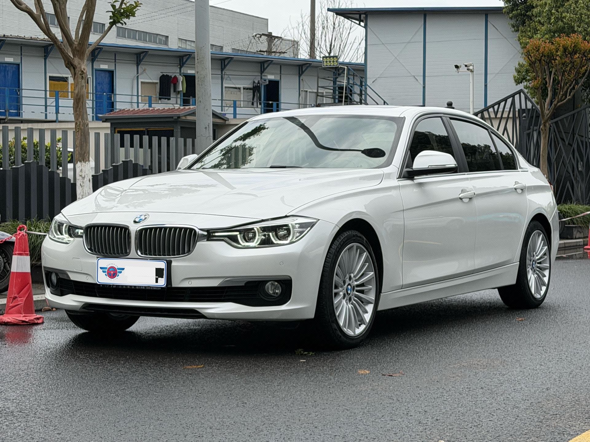 BMW 3 Series 2018 BMW 3 Series 2018 car image