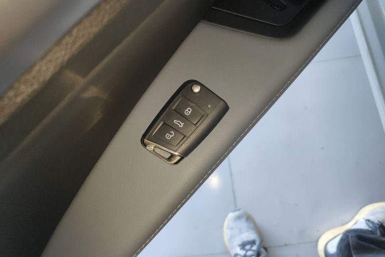 Volkswagen Lavida 2023 imagen de coche #9