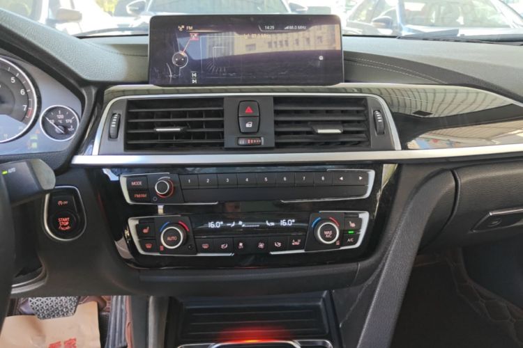 BMW 3 Series 2018 #13 BMW 3 Series 2018 car image #13