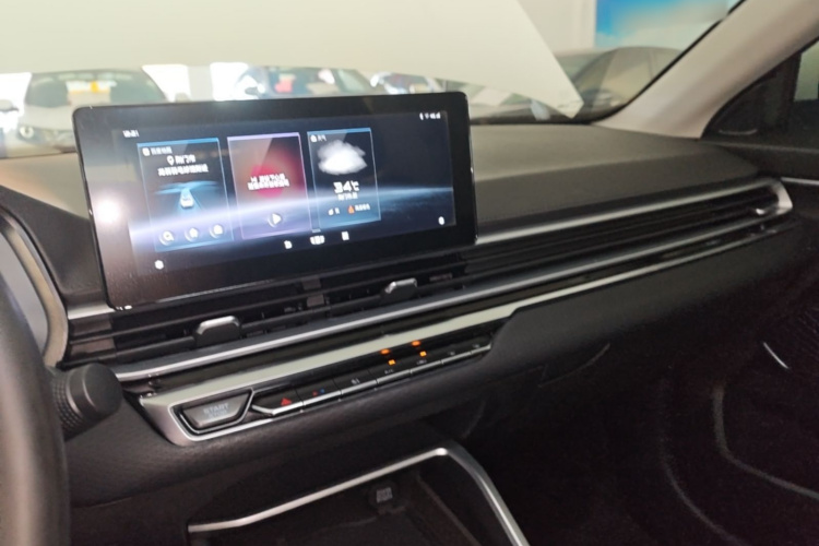 GEELY Emgrand 2022 car image #10
