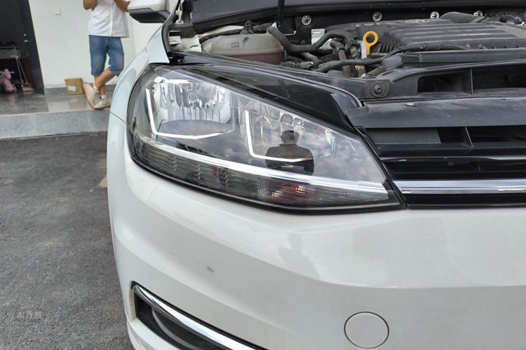 Volkswagen Golf 2019 car image #8