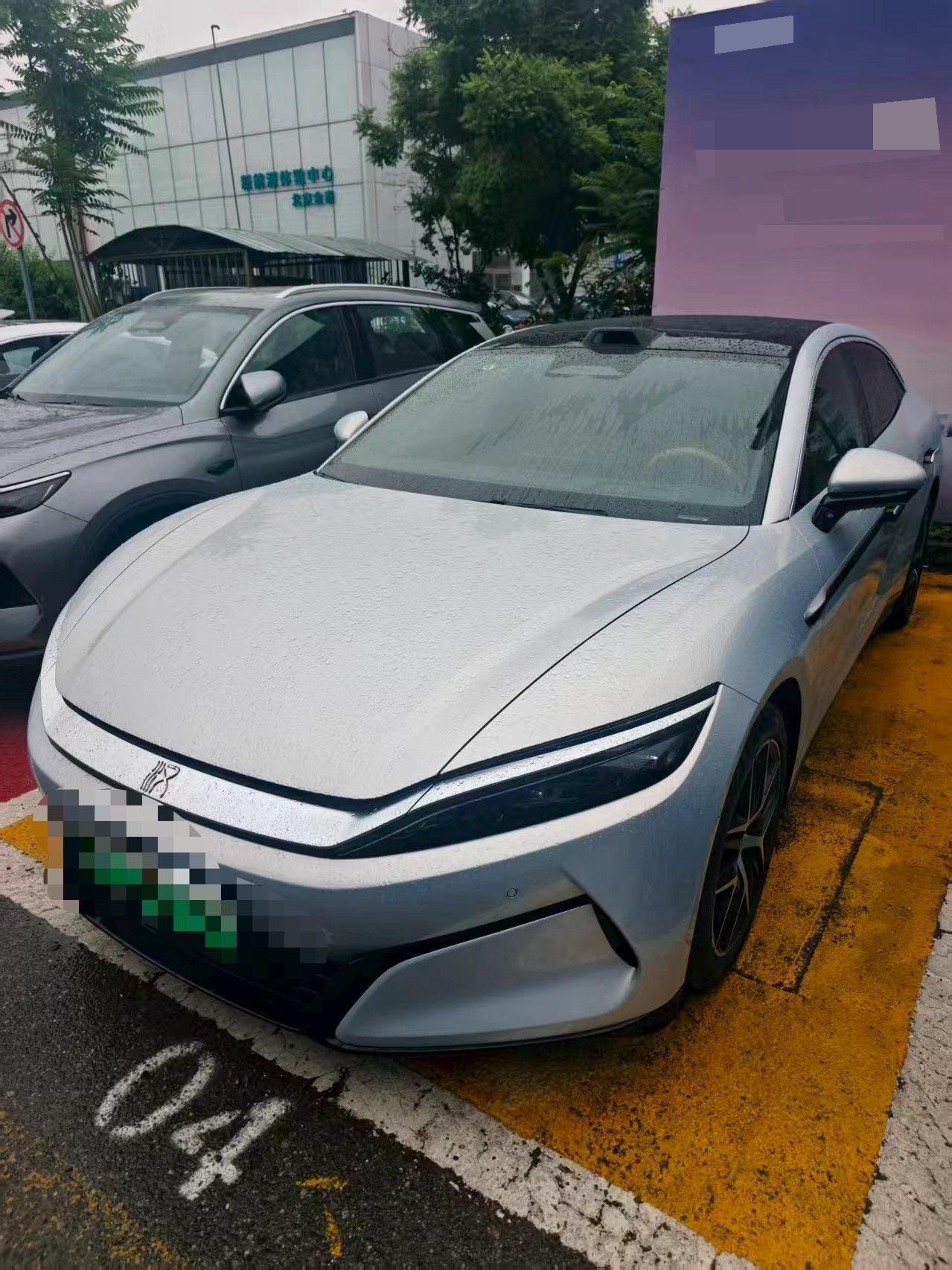 BYD HanL 2025 BYD HanL 2025 car image