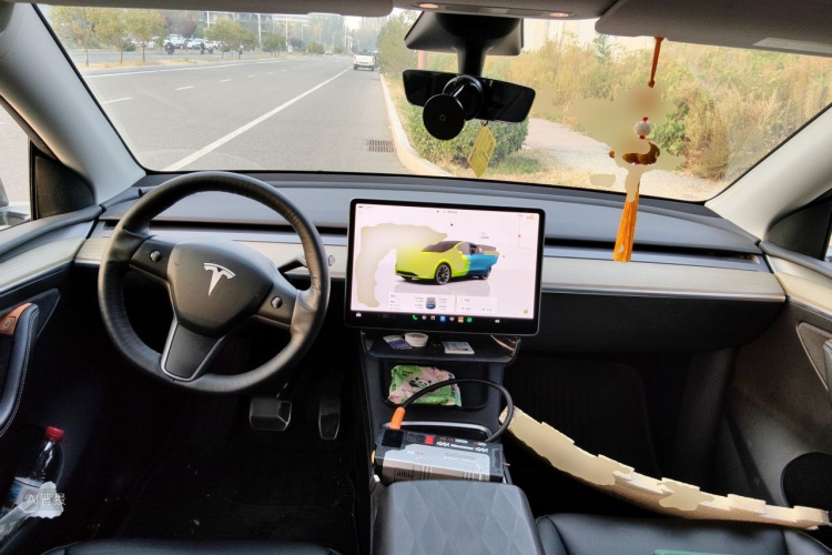 Tesla Model Y 2023 #11 Tesla Model Y 2023 car image #11