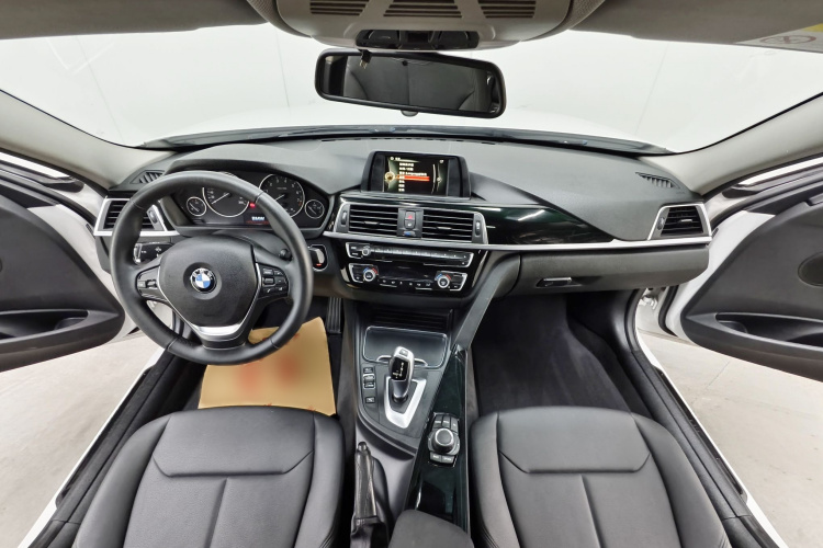 BMW 3 Series 2017 #16 BMW 3 Series 2017 car image #16