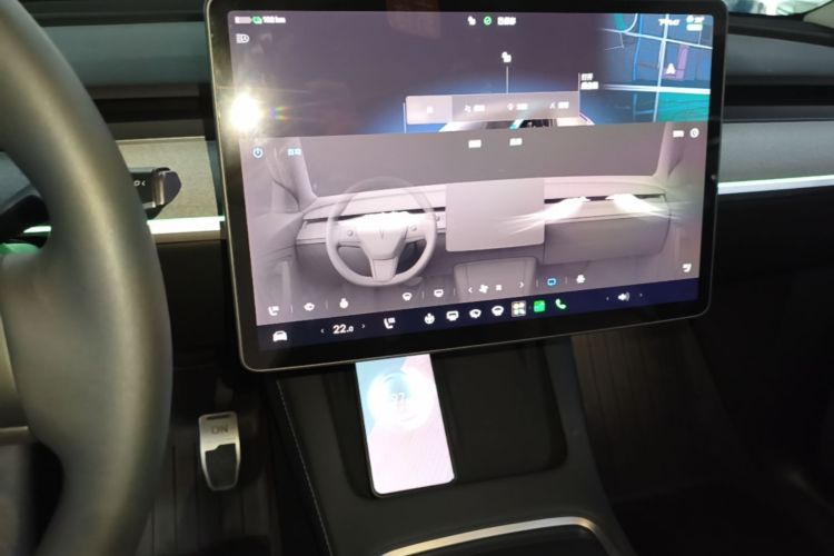 Tesla Model Y 2023 #13 Tesla Model Y 2023 car image #13