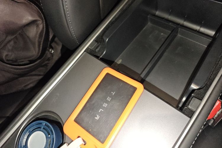 Tesla Model Y 2022 car image #9