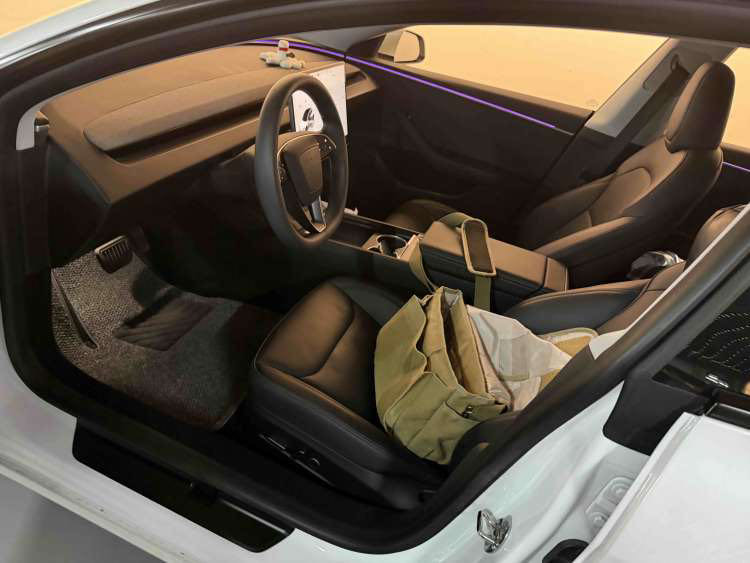 Tesla Model 3 2024 car image #2