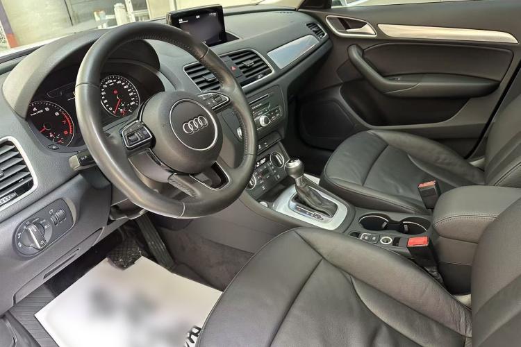 Audi Q3 2016 #11 Audi Q3 2016 car image #11