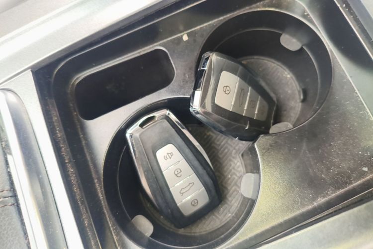 GEELY Emgrand 2020 car image #9