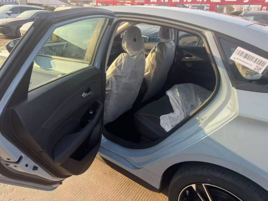 GEELY Binray 2026 car image #2