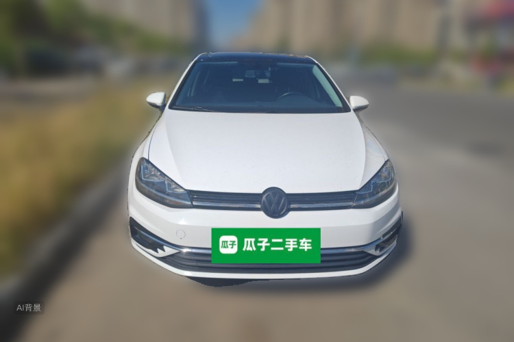 Volkswagen Golf 2021 car image #3