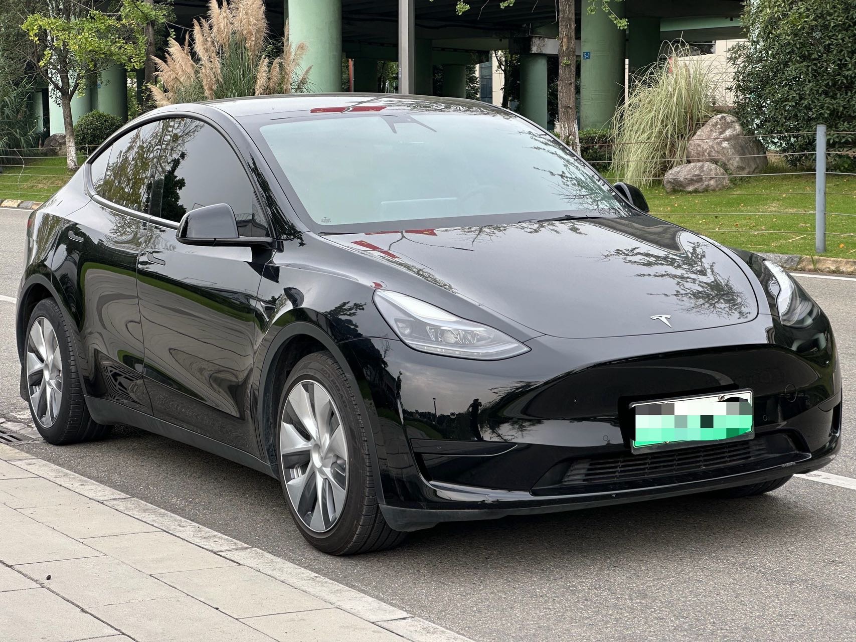 Tesla Model Y 2022 car image #5