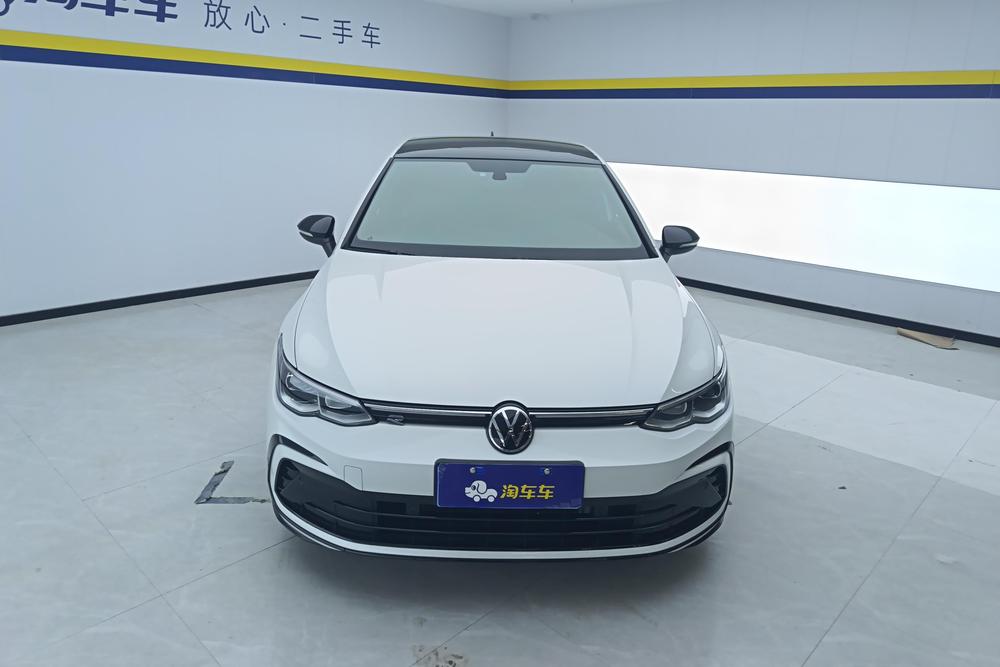 Volkswagen Golf 2024 car image #2