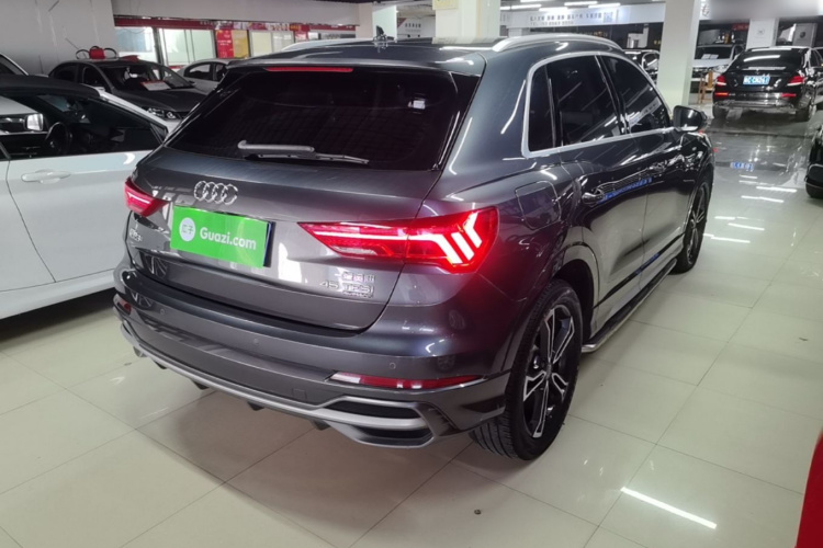 Audi Q3 2020 car image #7