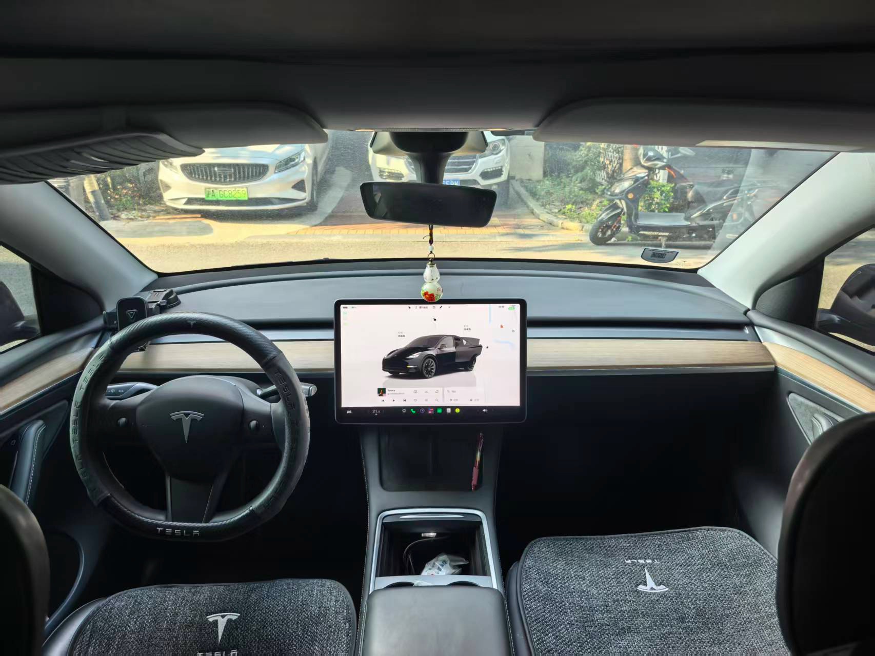 Tesla Model Y 2022 #6 Tesla Model Y 2022 car image #6