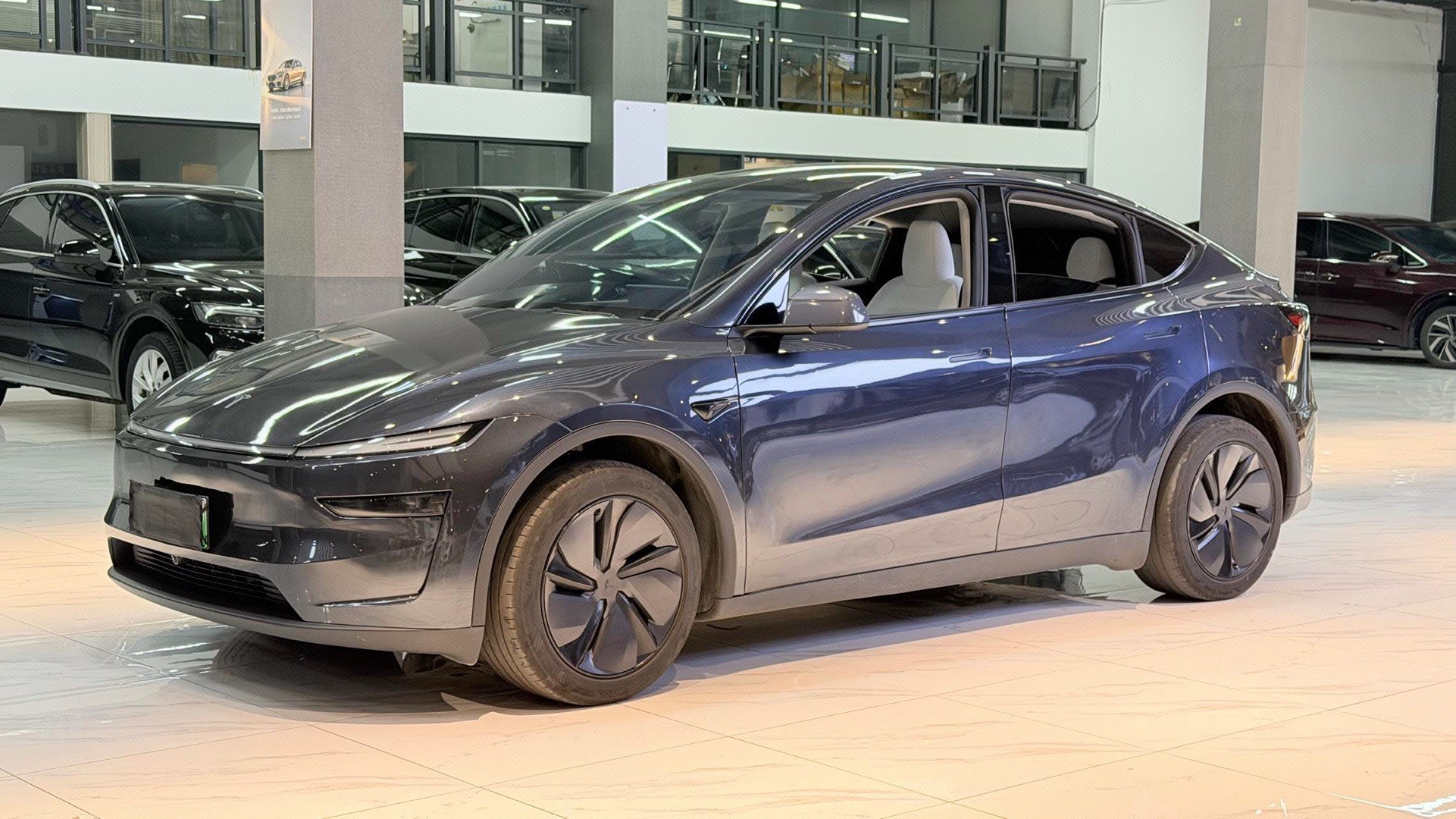 Tesla Model Y 2025 car image 