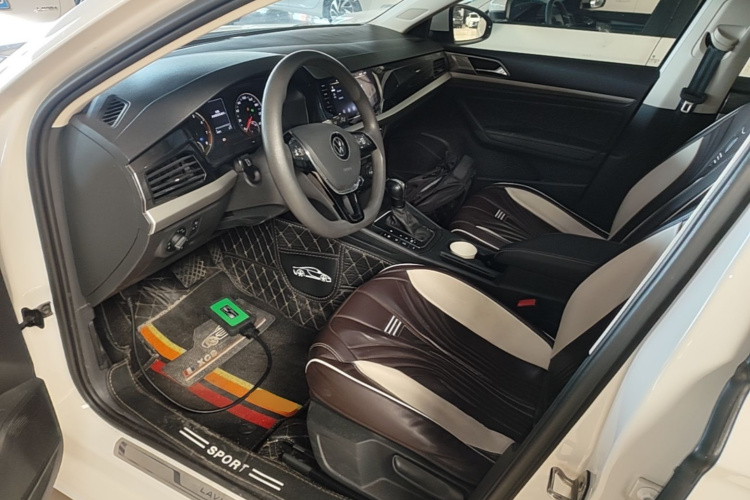 Volkswagen Lavida 2021 car image #16