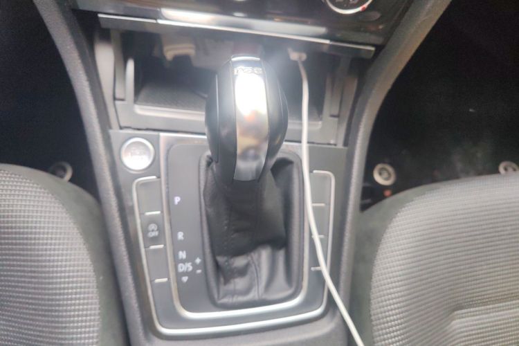 Volkswagen Golf 2020 imagem de carro #14