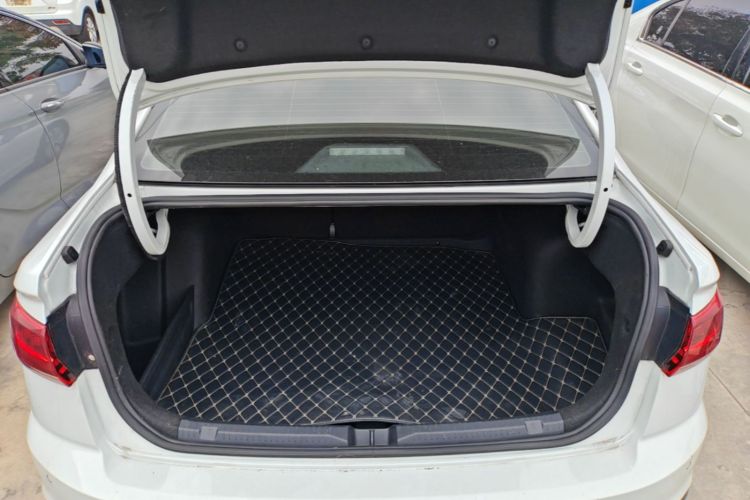 Volkswagen Bora 2023 car image #21