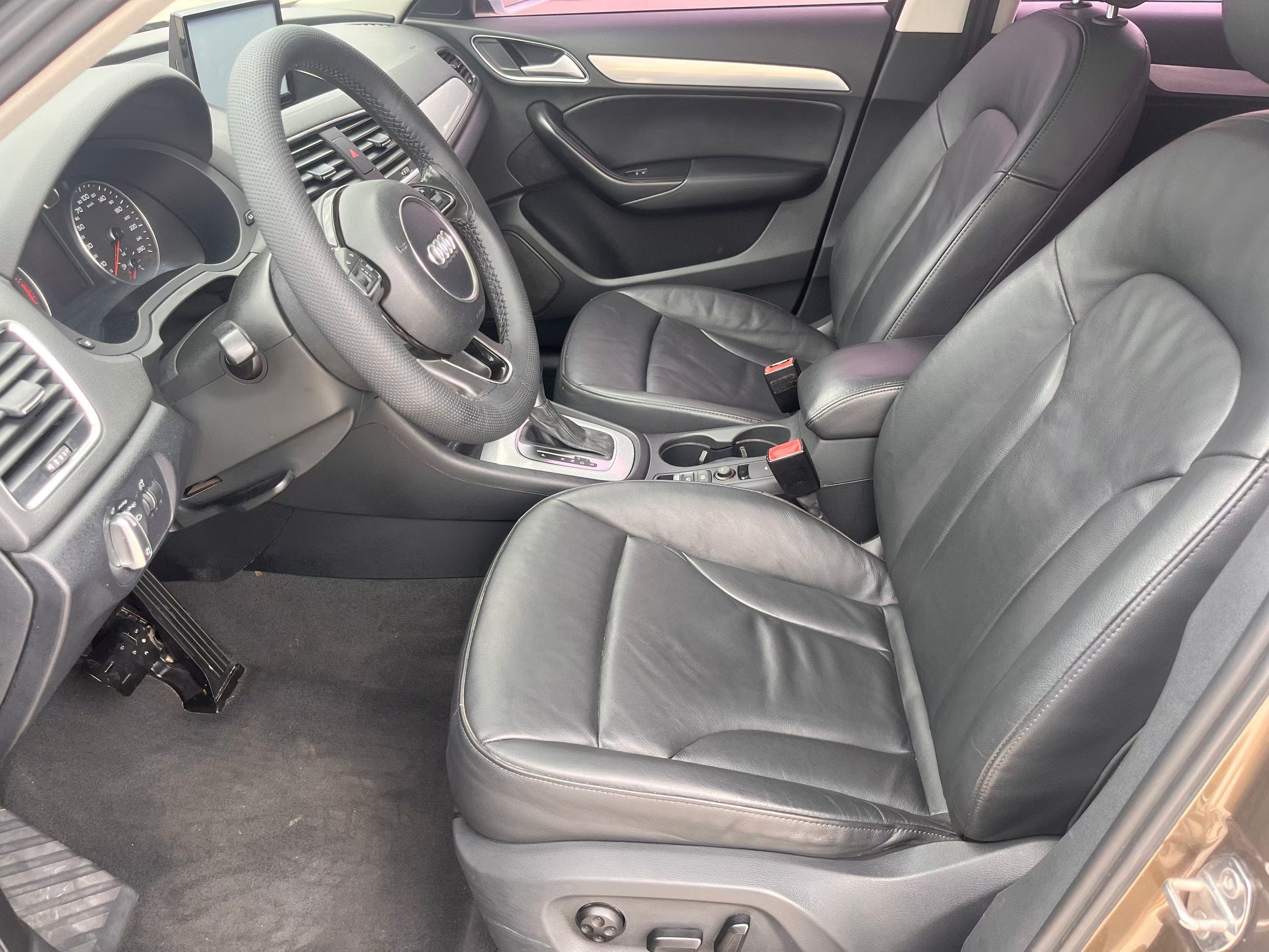 Audi Q3 2014 car image #7