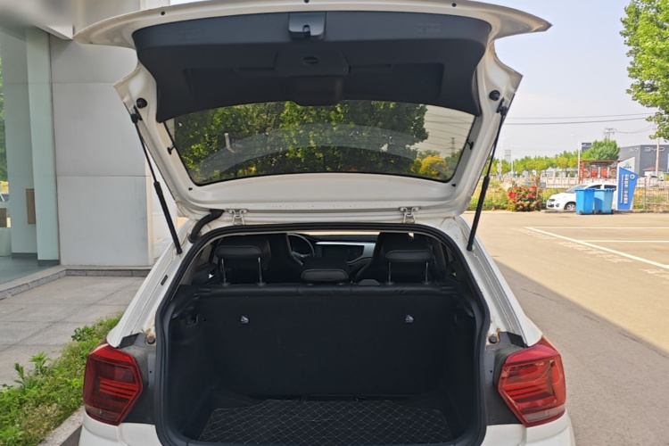 Volkswagen Polo 2020 car image #21